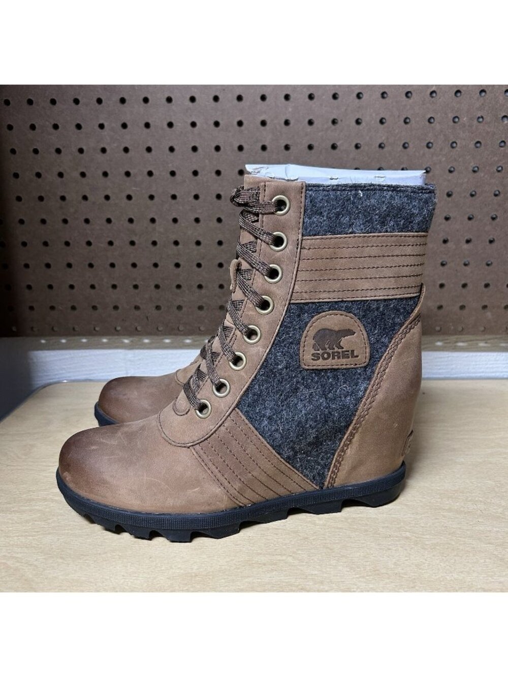 Sorel Lexie Wedge NL3376-256 Size 10 Brown Gray Boots Bootie Lace Up
